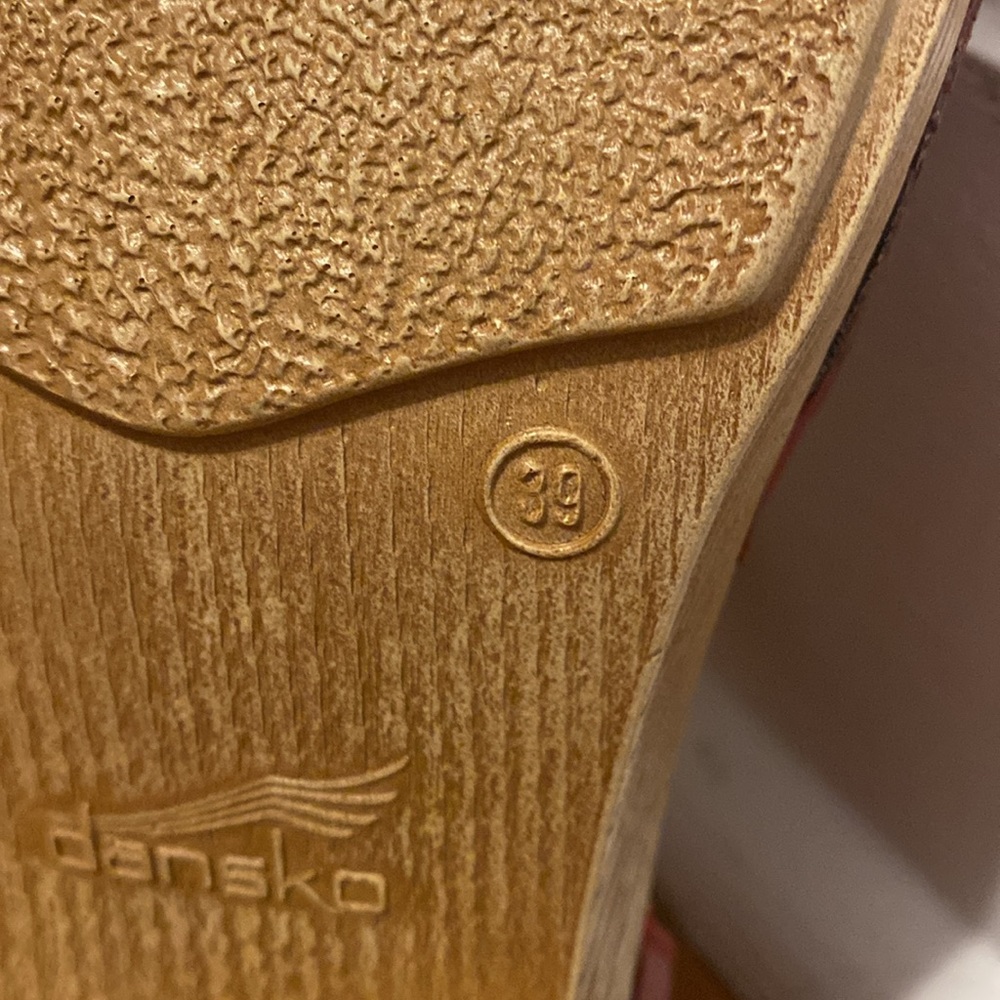 Never worn Dankso Mary Janes - sz 39 - Picture 5 of 6